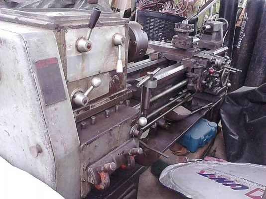 ขายเครื่องกลึง6ฟุต3ขามี3จับมี4จับมีราคาถูกครับเครื่องเงียบครับ