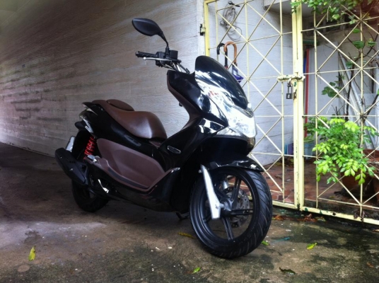 ขออนุญาติขาย HONDA PCX 125-i สีดำเงา ฟรีค่าโอน