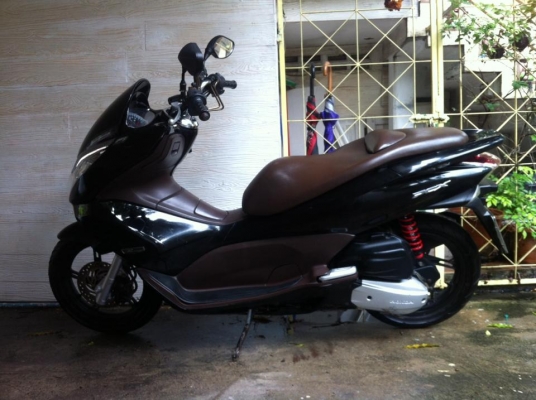 ขออนุญาติขาย HONDA PCX 125-i สีดำเงา ฟรีค่าโอน