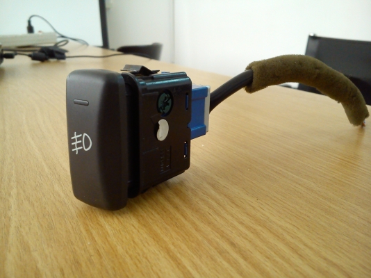 สวิตช์ไฟตัดหมอกของรถ HONDA แนวตั้ง