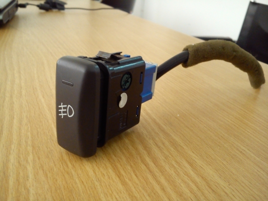 สวิตช์ไฟตัดหมอกของรถ HONDA แนวตั้ง