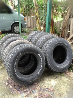 +++ ขายยาง BF 265-70-16 (ปี  09)  1  ชุด  4  เส้น  และ  ยาง BF 265-75-16 ( ปี  10 )  1  ชุด  4  เส้น  ขายรวม  8  เส้น  ราคา  7,000.-  บาทครับ