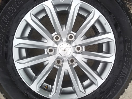 ขายลล้อ Mitsubishi Triton All New 17 พร้อมยาง 4 ล้อ ขายลล้อ Mitsubishi Triton All New 17 พร้อมยาง 4 ล้อ