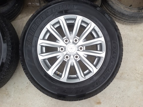 ขายลล้อ Mitsubishi Triton All New 17 พร้อมยาง 4 ล้อ ขายลล้อ Mitsubishi Triton All New 17 พร้อมยาง 4 ล้อ