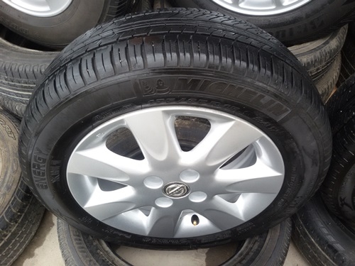 ขายล้อแม็กNISSAN March 15 ยางปี 13 4 ล้อ ขายล้อแม็กNISSAN March 15 ยางปี 13 4 ล้อ