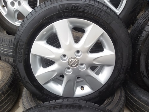 ขายล้อแม็กNISSAN March 15 ยางปี 13 4 ล้อ ขายล้อแม็กNISSAN March 15 ยางปี 13 4 ล้อ