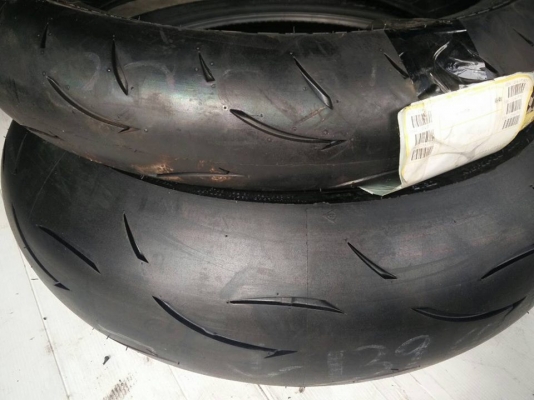 ยาง DUNLUP รุ่น sportmax gp. ปี13 เบอร์ 200/55 zr17 ยาง DUNLUP รุ่น sportmax gp. ปี13 เบอร์ 200/55 zr17