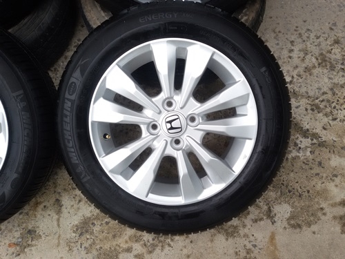 ขายล้อแม็กHONDA CITYขอบ15 ยางปี 0513 4 ล้อ ขายล้อแม็กHONDA CITYขอบ15 ยางปี 0513 4 ล้อ