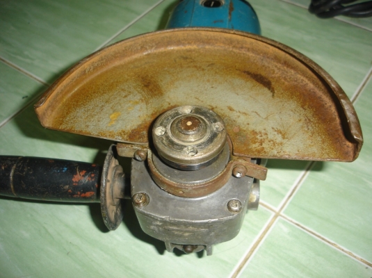 ขายเครื่องเจียรไฟฟ้า ยี่ห้อ makita รุ่น 9607NB ขนาด 7" 1800 วัตต์