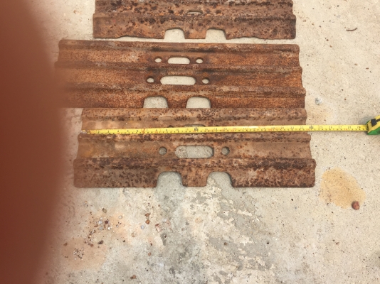 ขายแผ่น PC200-5. แผ่นสวย.มีโซ่1ข้าง(ให้ฟรี)ขายนับแผ่น เกือบ200แผ่น