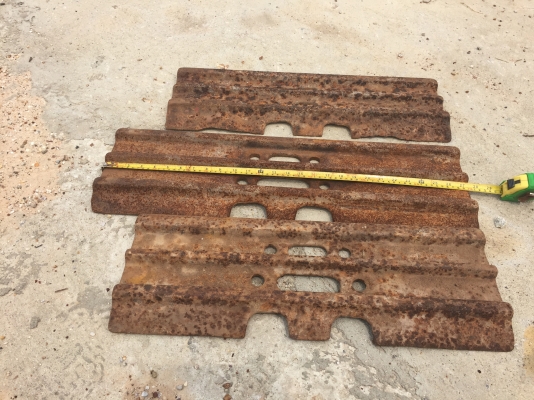 ขายแผ่น PC200-5. แผ่นสวย.มีโซ่1ข้าง(ให้ฟรี)ขายนับแผ่น เกือบ200แผ่น