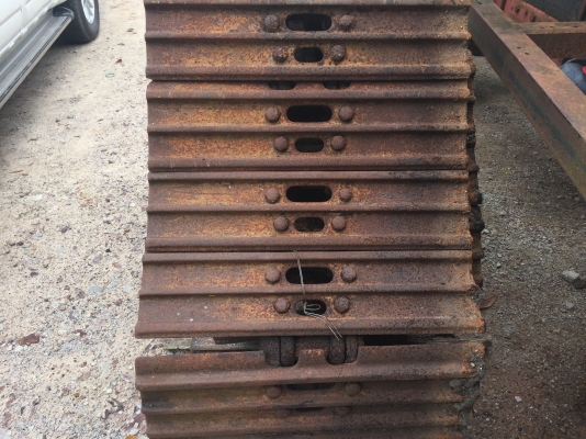 ขายแผ่น PC200-5. แผ่นสวย.มีโซ่1ข้าง(ให้ฟรี)ขายนับแผ่น เกือบ200แผ่น