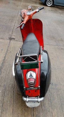 ขาย vespa sprint 150 อิตาลี สวยๆ พื้นไม่ผุ สีไม่ดีครับ เครื่องแรงเลยครับ เครื่อง px หลีดวาว 5 pot แรงๆครับ แต่เลขดันเป็น sprint เครื่องแรงดีครับพร้อมขับกลับได้เลยครับ ราคา 29,500 บาทครับ สนใจติดต่อได้ครับ 0826336557 โป้งครับ รถอยู่รังสิตครับ รับเทรินทุกรุ