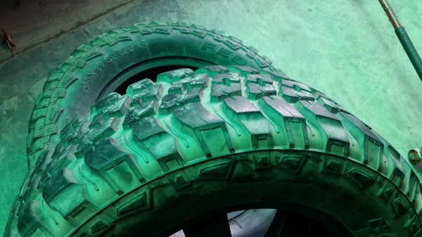 ** 4เส้น 19,000**ยาง 35&times;12.5R20 จำนวน 4 เส้น ดอกเหลืออีกเยอะ ยี่ห้อ FEDERAL