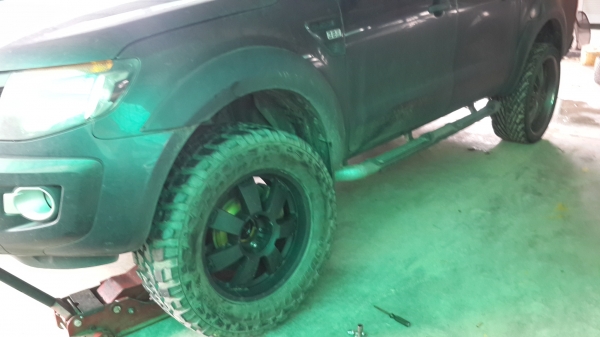 ** 4เส้น 19,000**ยาง 35&times;12.5R20 จำนวน 4 เส้น ดอกเหลืออีกเยอะ ยี่ห้อ FEDERAL