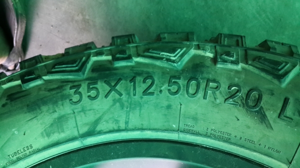 ** 4เส้น 19,000**ยาง 35&times;12.5R20 จำนวน 4 เส้น ดอกเหลืออีกเยอะ ยี่ห้อ FEDERAL