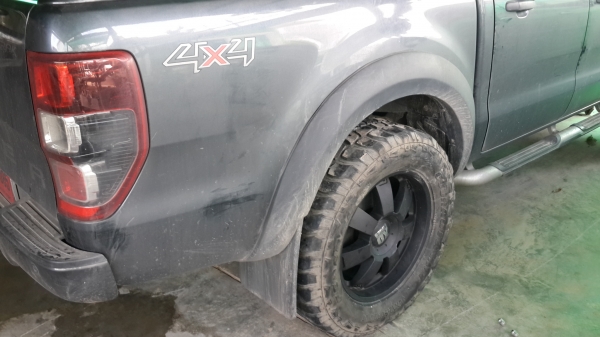 ** 4เส้น 19,000**ยาง 35&times;12.5R20 จำนวน 4 เส้น ดอกเหลืออีกเยอะ ยี่ห้อ FEDERAL