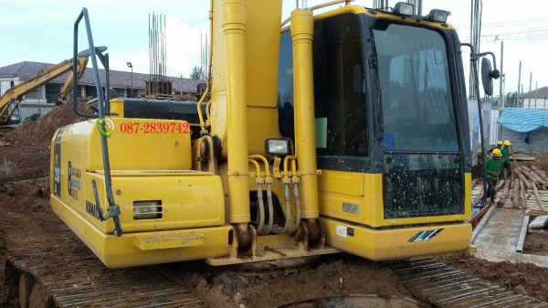 ขายรถแบคโฮบูมยาว KOMATSU PC200LC-8 C733XX  4,9XX ชม.