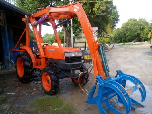 ขาย 295000 บาท รถคีบอ้อย คีบไม้ ตักมัน อยู่ไกลมีรถขนส่งถึงบ้าน