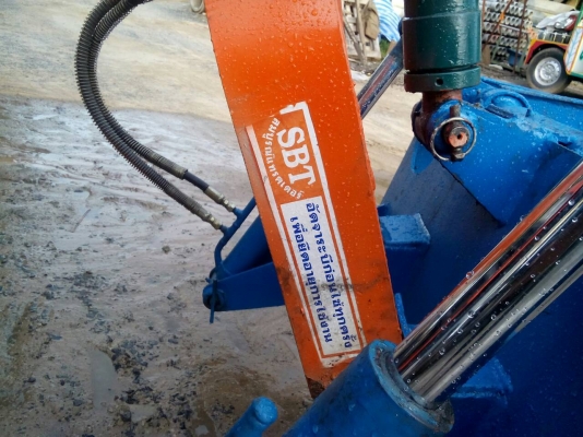 ขาย 295000 บาท รถคีบอ้อย คีบไม้ ตักมัน อยู่ไกลมีรถขนส่งถึงบ้าน