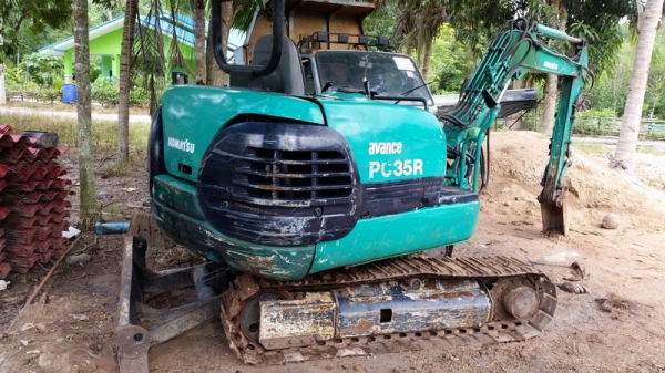 ขายรถขุดเล็ก แมคโครเล็กkomatsu pc35-8 สภาพสวยพร้อมใช้ เดิมๆเลย