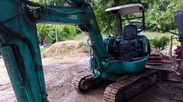 ขายรถขุดเล็ก แมคโครเล็กkomatsu pc35-8 สภาพสวยพร้อมใช้ เดิมๆเลย