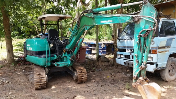 ขายรถขุดเล็ก แมคโครเล็กkomatsu pc35-8 สภาพสวยพร้อมใช้ เดิมๆเลย