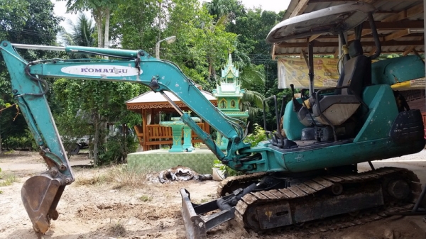 ขายรถขุดเล็ก แมคโครเล็ก komatsu pc30-7 สภาพพร้อมใช้ เดิมๆ