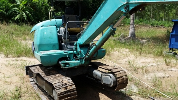 ขายรถขุดเล็ก แมคโครเล็ก komatsu pc30-7 สภาพพร้อมใช้ เดิมๆ