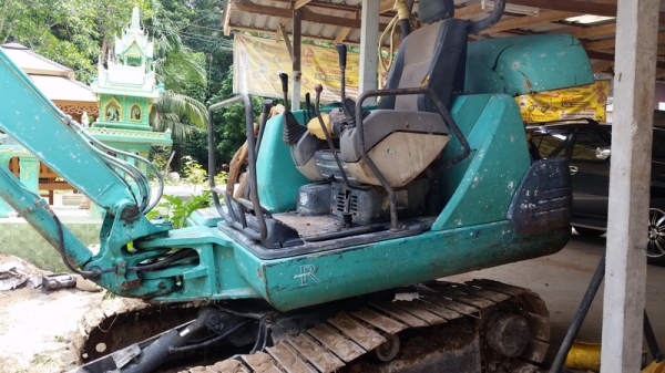 ขายรถขุดเล็ก แมคโครเล็ก komatsu pc30-7 สภาพพร้อมใช้ เดิมๆ