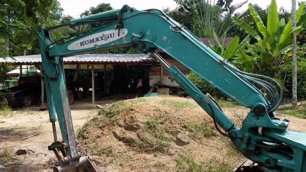 ขายรถขุดเล็ก แมคโครเล็ก komatsu pc30-7 สภาพพร้อมใช้ เดิมๆ