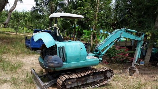 ขายรถขุดเล็ก แมคโครเล็ก komatsu pc30-7 สภาพพร้อมใช้ เดิมๆ