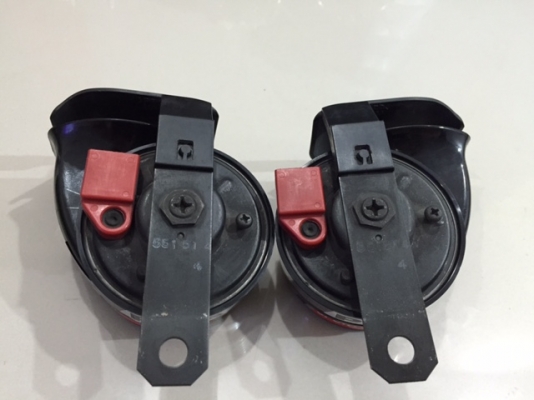 ขาย-แตร PIAA Sports Horn รุ่นมีที่ปิดกันน้ำ เสียง 400Hz/500Hz เสียงดังดีมากครับ มือ 2 ญี่ปุ่น ไม่เคยใช้ในไทย ขาย-แตร PIAA Sports Horn รุ่นมีที่ปิดกันน้ำ เสียง 400Hz/500Hz เสียงดังดีมากครับ มือ 2 ญี่ปุ่น ไม่เคยใช้ในไทย