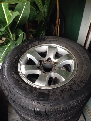 แม็กพร้อมยางถูก ๆกันเลย สุดคุ้ม ดอกหนา ๆนะคับ ขอบอก