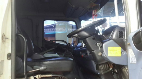 หัวลากมือสอง/ Hino Mega FM1J=260 แรง ปี 53 แก๊สแท้ โรงงาน/ พ่วงเซมิดั๊มสามเพลายัด/ ยางใหม่เรเดี่ยรทุกเส้น