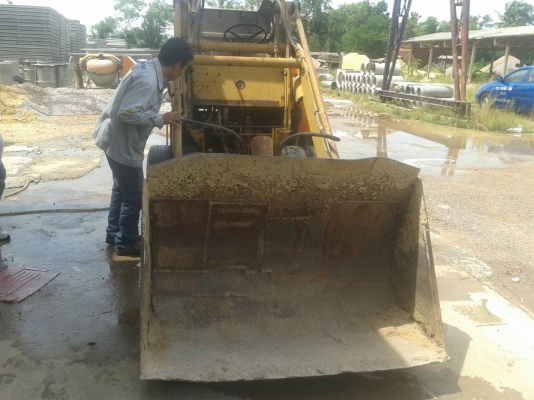 รถตักเล็ก 0.5คิว 85000 รถตักเล็ก 0.5คิว 85000