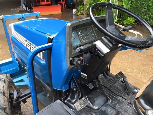 ขายรถไถ ISEKI  TA275 (4WD) พร้อมใบมีดหน้าและผานพรวน รถพร้อมใช้งาน