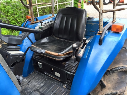 ขายรถไถ ISEKI  TA275 (4WD) พร้อมใบมีดหน้าและผานพรวน รถพร้อมใช้งาน