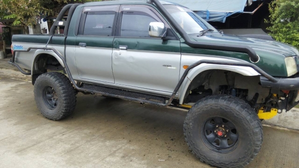 ขายถูก!!ได้ทั้งสดทั้งผ่อน!!สตาด้าปี 2001 GLS 2.8 เทอร์โบ 4WD สภาพพร้อมลุย ขายถูก!!ได้ทั้งสดทั้งผ่อน!!สตาด้าปี 2001 GLS 2.8 เทอร์โบ 4WD สภาพพร้อมลุย