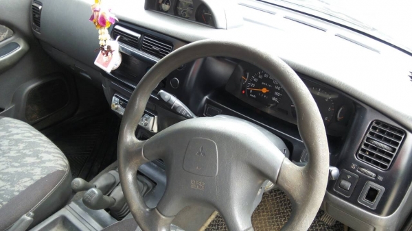 ขายถูก!!ได้ทั้งสดทั้งผ่อน!!สตาด้าปี 2001 GLS 2.8 เทอร์โบ 4WD สภาพพร้อมลุย ขายถูก!!ได้ทั้งสดทั้งผ่อน!!สตาด้าปี 2001 GLS 2.8 เทอร์โบ 4WD สภาพพร้อมลุย