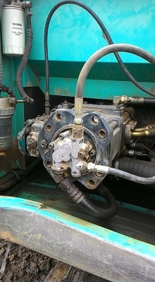 รถแบคโฮ KOBELCO SK200M6 SUPER YN09