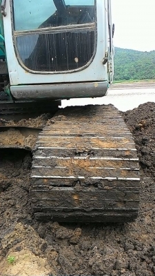 รถแบคโฮ KOBELCO SK200M6 SUPER YN09