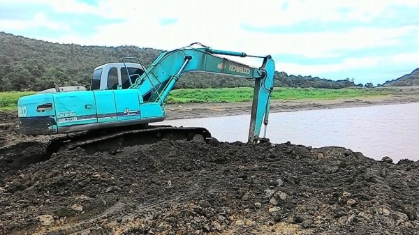 รถแบคโฮ KOBELCO SK200M6 SUPER YN09