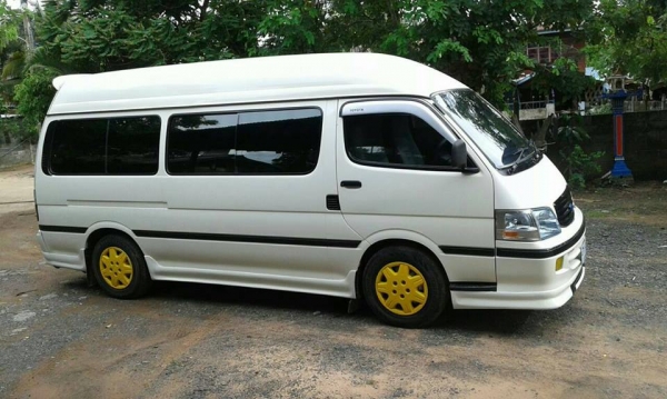 ขายรถตู้หลังคาสูง ปี47 เครื่อง3000 สภาพสวย ตกแต่งภายในแล้ว แอร์เย็น สภาพพร้อมใช้งาน เอกสารพร้อมโอน สนใจโทร 090-8588220คุณนะ 093-3258446คุณบิว ID:narong498 หรือเข้าดูสินค้าอื่นๆได้ที่ www.truck.in.th/498 หรือเพจFacebook ณรงค์ ซื้อขายรถมือสอง (เว็บไซต์ส่วนต