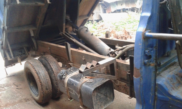 ขายอีแต่นหกล้อ  ลดสุด87500  ไม่ส่งครับ