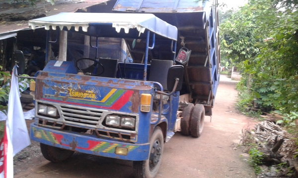 ขายอีแต่นหกล้อ  ลดสุด87500  ไม่ส่งครับ