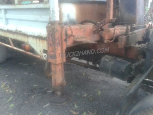 รถบรรทุก 6 ล้อติดเครน HINO เครนพับ ยืดได้ 2 ชัก 3 ปลอก ขนาด 1 ตัน ยี่ห้อ HMF