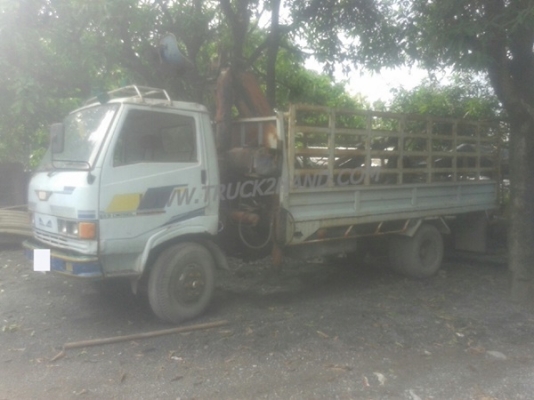 รถบรรทุก 6 ล้อติดเครน HINO เครนพับ ยืดได้ 2 ชัก 3 ปลอก ขนาด 1 ตัน ยี่ห้อ HMF