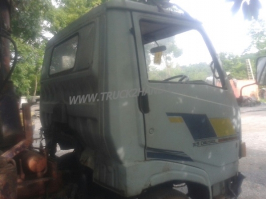 รถบรรทุก 6 ล้อติดเครน HINO เครนพับ ยืดได้ 2 ชัก 3 ปลอก ขนาด 1 ตัน ยี่ห้อ HMF