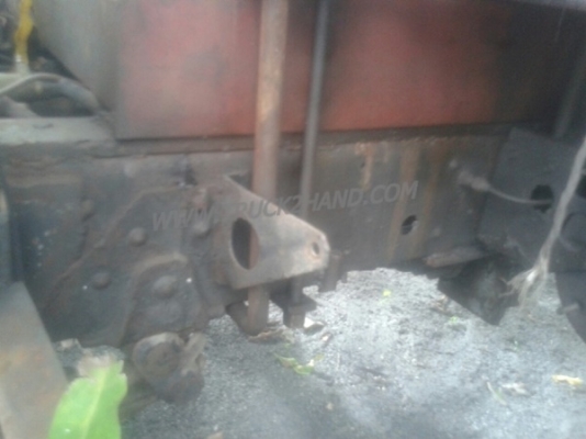 รถบรรทุก 6 ล้อติดเครน HINO เครนพับ ยืดได้ 2 ชัก 3 ปลอก ขนาด 1 ตัน ยี่ห้อ HMF